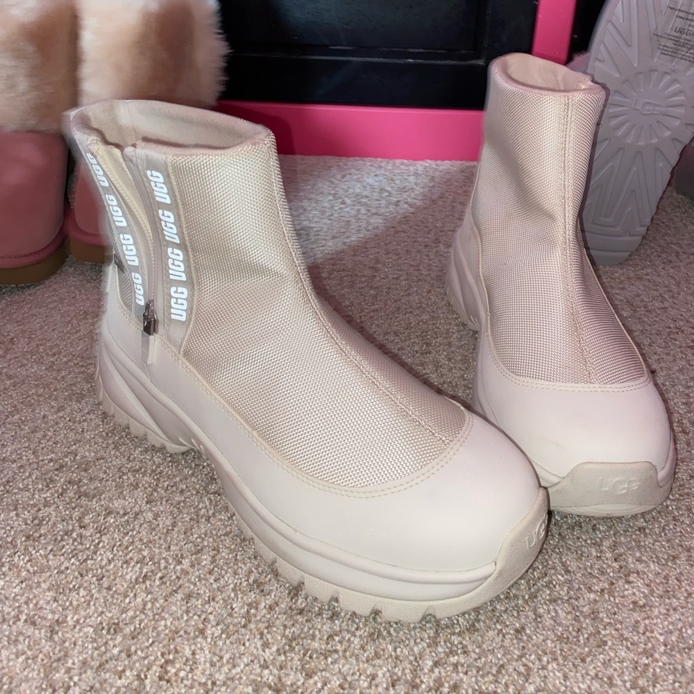 Size 8 White Ugg Boots
